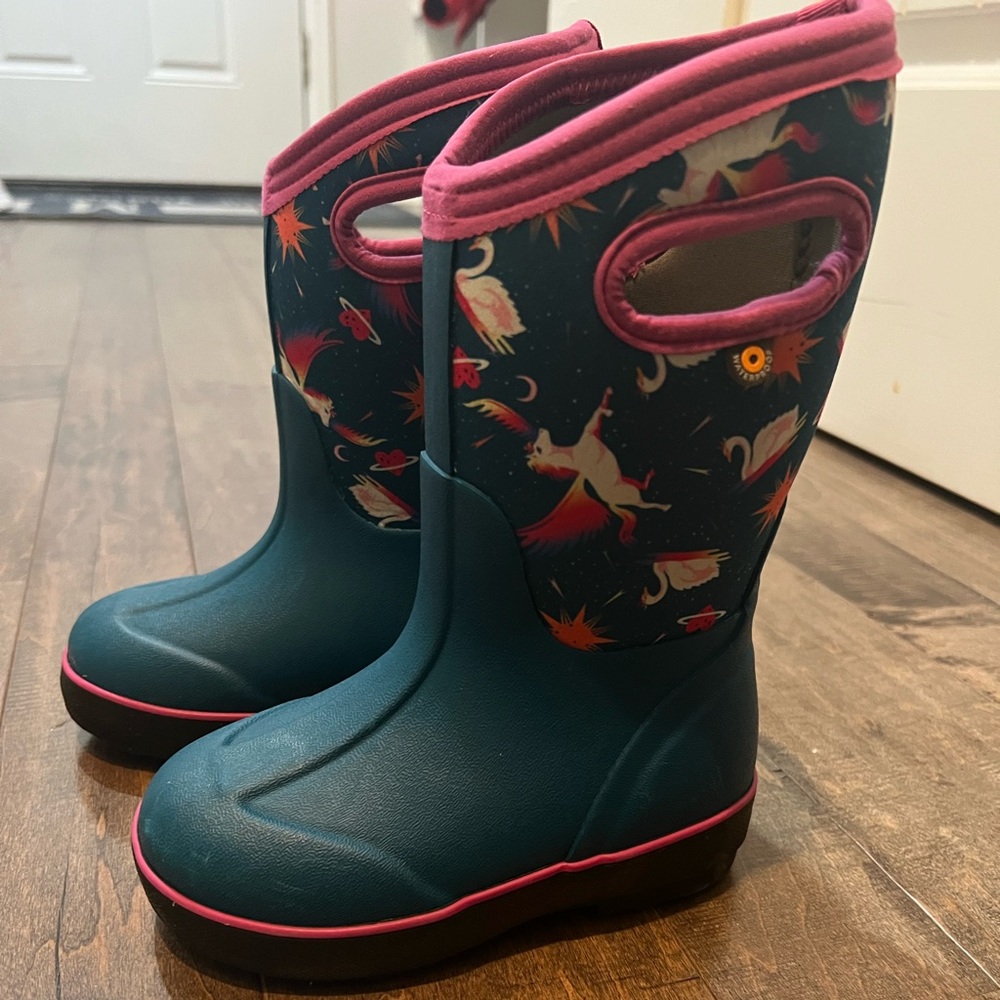 Toddler girls size 11 unicorn winter bogs
